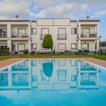 Апартаменты Guestready - Cosy With Pool *