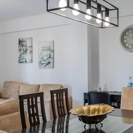 Апартаменты Guestready - Cosy With Pool