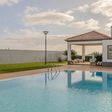 Guestready - Cosy With Pool Понта-Делгада