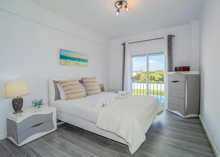 Guestready - Cosy With Pool * Πόντα Ντελγκάντα